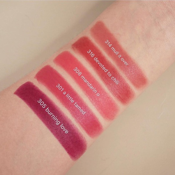 🆕 | 🖤 M•A•C Mull It Over Lipstick - Picture 12 of 16